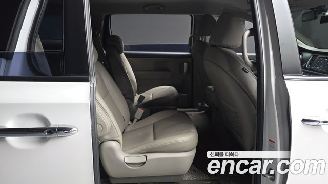 Kia Canival 2019 — photo 18
