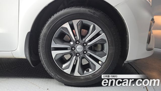 Kia Canival 2019 — photo 7