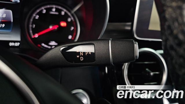 Mercedes-Benz GLC-Class 2018 — photo 12