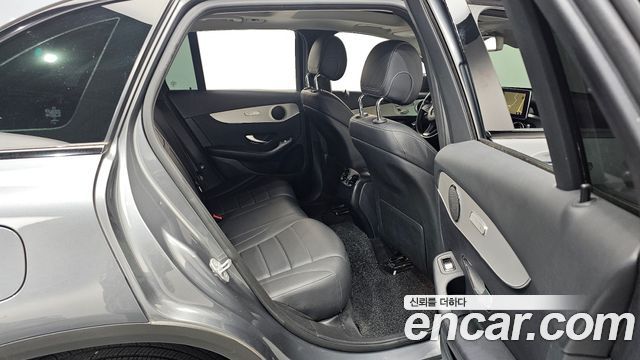 Mercedes-Benz GLC-Class 2018 — photo 17
