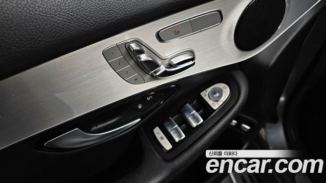 Mercedes-Benz GLC-Class 2018 — photo 24