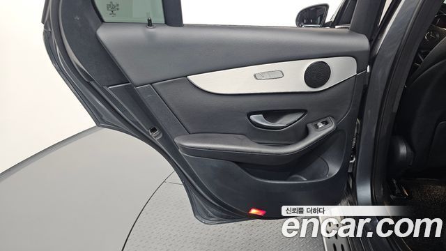 Mercedes-Benz GLC-Class 2018 — photo 15