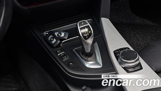 BMW 3-Series 2017 — photo 12