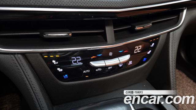 Cadillac CT6 2018 — photo 24