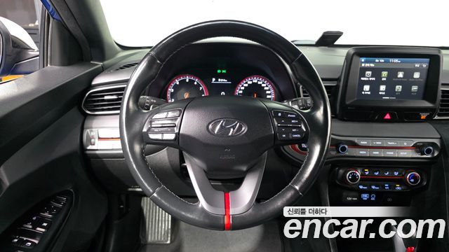 Hyundai Veloster 2018 — photo 12