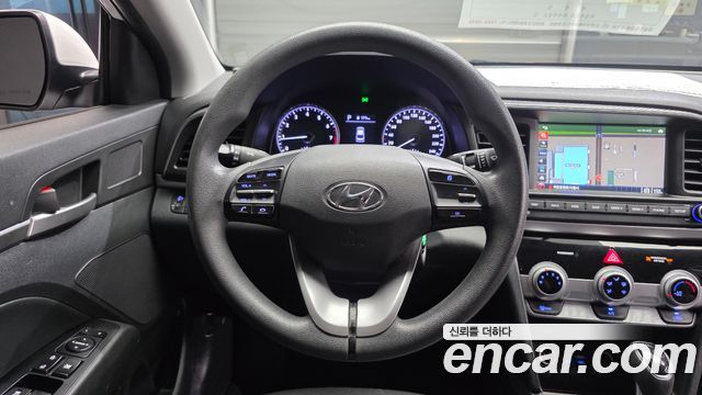 Hyundai AVANTE 2020 — photo 12