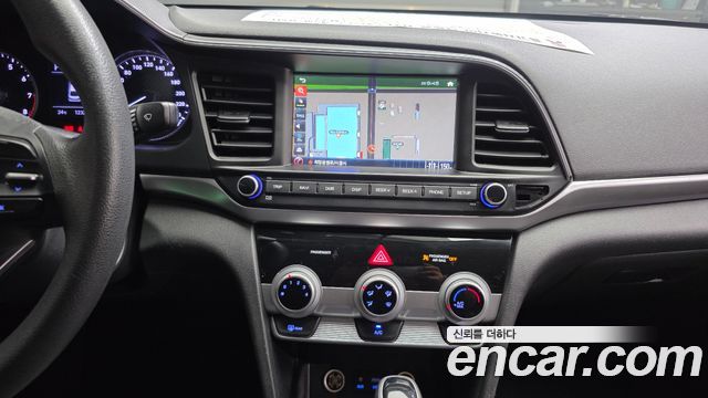 Hyundai AVANTE 2020 — photo 19