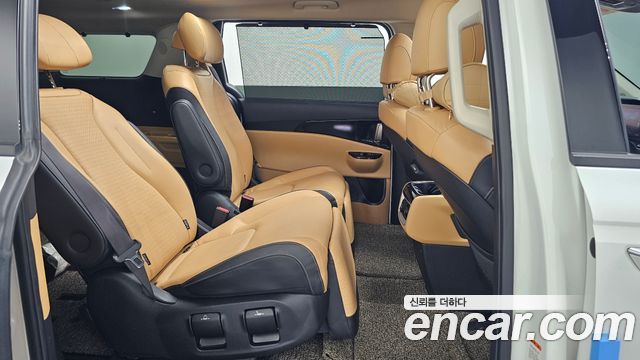 Kia Canival 2021 — photo 18