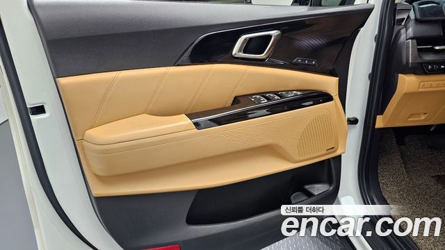 Kia Canival 2021 — photo 14