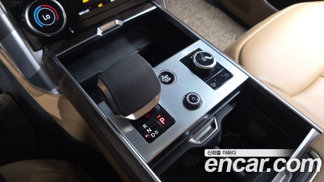 Land Rover Range Rover 2023 — photo 12