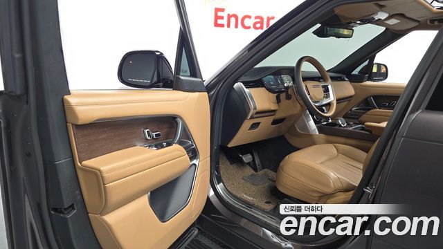 Land Rover Range Rover 2023 — photo 13