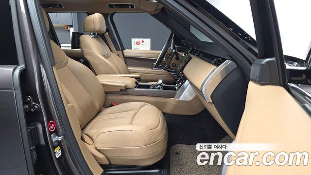 Land Rover Range Rover 2023 — photo 17