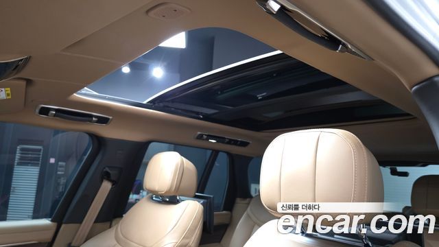 Land Rover Range Rover 2023 — photo 23