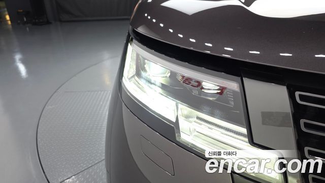 Land Rover Range Rover 2023 — photo 8
