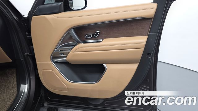 Land Rover Range Rover 2023 — photo 14