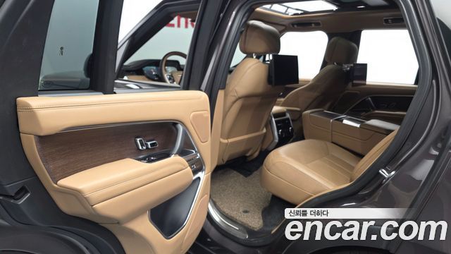 Land Rover Range Rover 2023 — photo 16