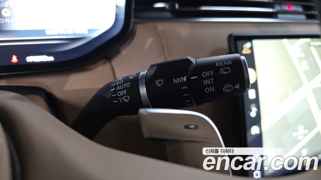 Land Rover Range Rover 2023 — photo 34