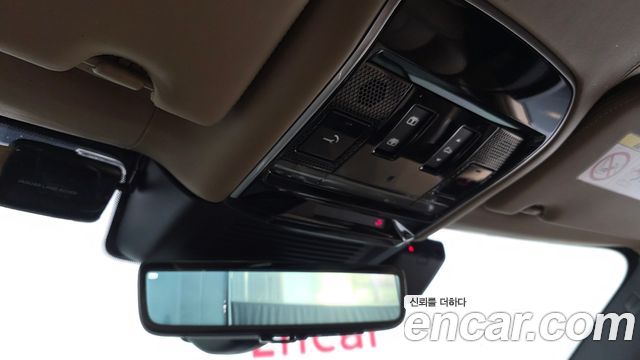 Land Rover Range Rover 2023 — photo 35