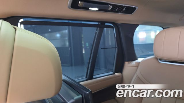 Land Rover Range Rover 2023 — photo 38