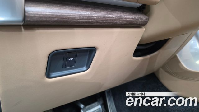 Land Rover Range Rover 2023 — photo 41