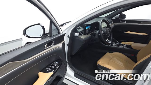 Kia K5 2023 — photo 10