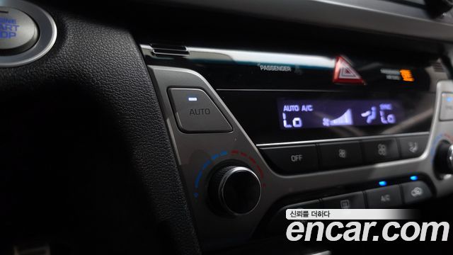 Hyundai AVANTE 2017 — photo 17