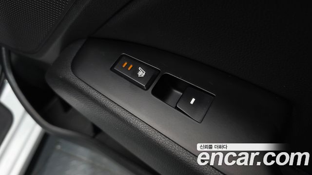 Hyundai AVANTE 2017 — photo 18