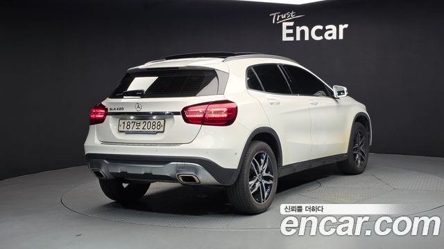 Mercedes-Benz GLA-Class 2019 — photo 2