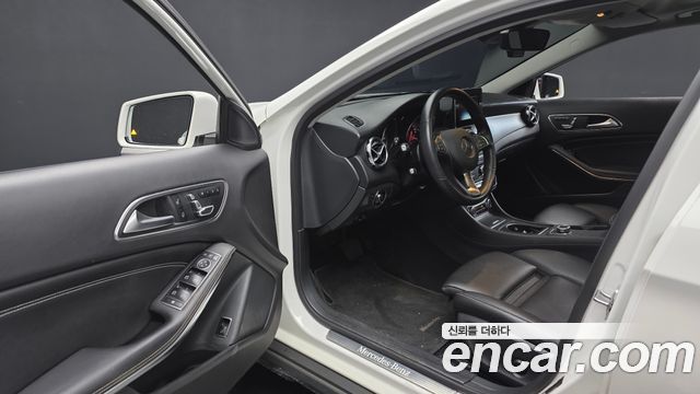 Mercedes-Benz GLA-Class 2019 — photo 10