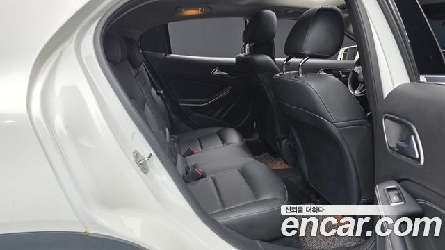 Mercedes-Benz GLA-Class 2019 — photo 11