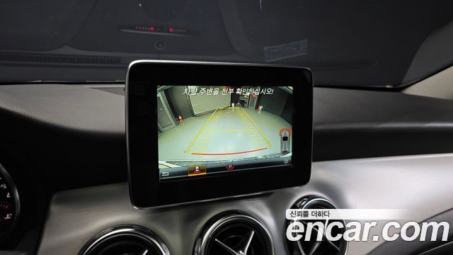 Mercedes-Benz GLA-Class 2019 — photo 14