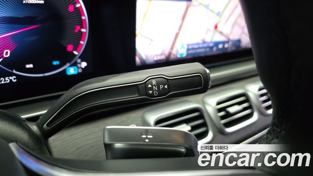 Mercedes-Benz GLS-Class 2026 — photo 12