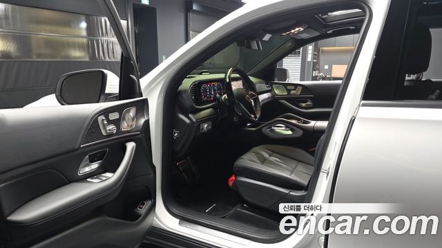 Mercedes-Benz GLS-Class 2026 — photo 13