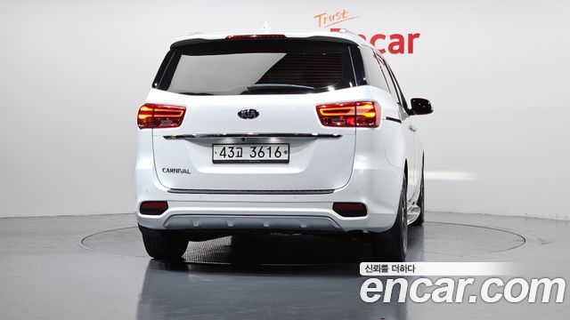 Kia Canival 2019 — photo 4