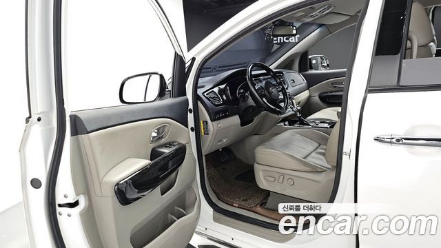 Kia Canival 2019 — photo 10