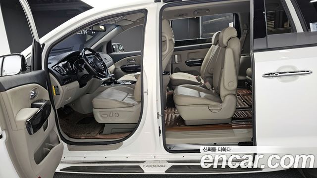 Kia Canival 2019 — photo 11
