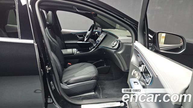 Mercedes-Benz EQE 2023 — photo 13