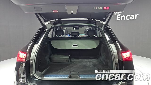 Mercedes-Benz EQE 2023 — photo 18