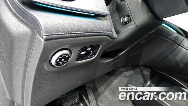Mercedes-Benz EQE 2023 — photo 22
