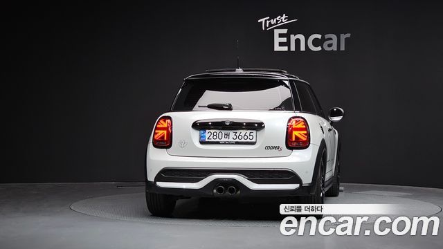 Mini Cooper 2024 — photo 4