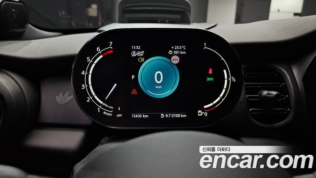Mini Cooper 2024 — photo 11