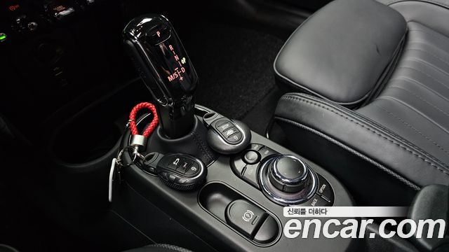 Mini Cooper 2024 — photo 12