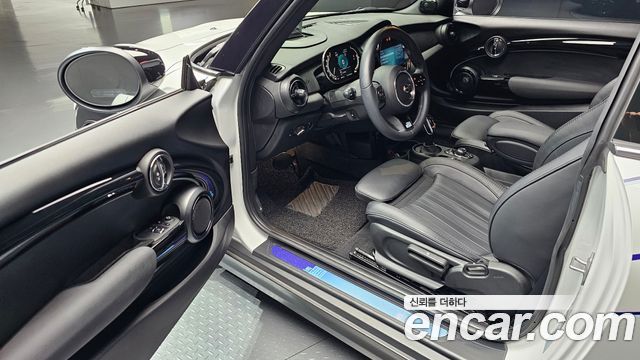 Mini Cooper 2024 — photo 13