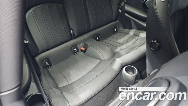 Mini Cooper 2024 — photo 17