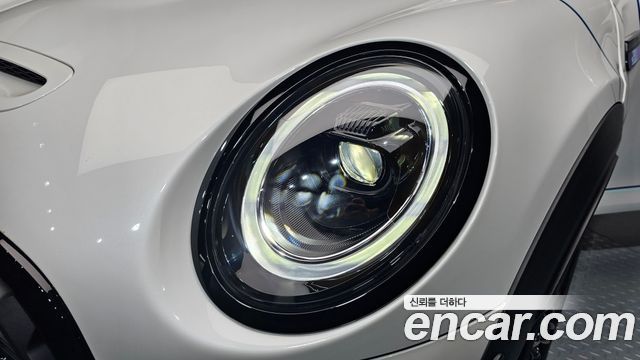 Mini Cooper 2024 — photo 8