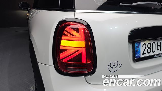 Mini Cooper 2024 — photo 9