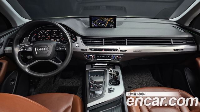 Audi Q7 2019 — photo 10