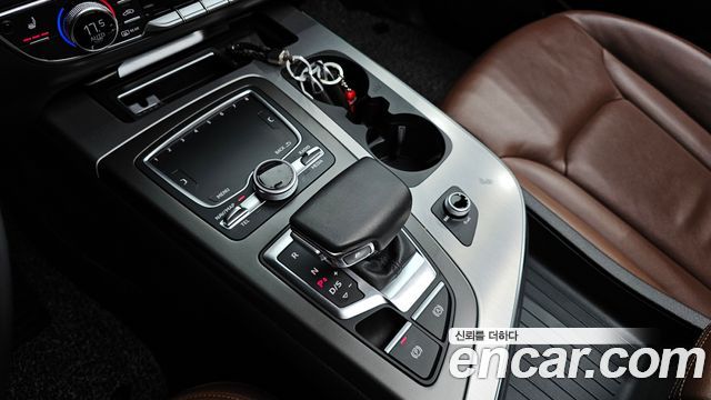 Audi Q7 2019 — photo 12