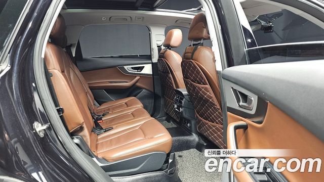 Audi Q7 2019 — photo 18