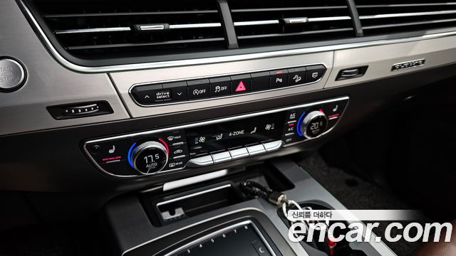 Audi Q7 2019 — photo 22